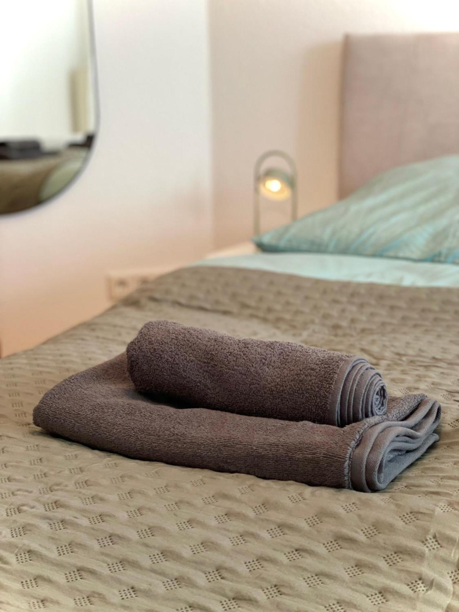 קאסל 110Qm - 4 Zimmer - Privat Parkplatz - Zentral - Balkon - Mallibase Apartments מראה חיצוני תמונה